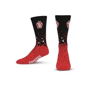 For Bare Feet NCAA Mens South Dakota Coyotes Spray Zone Crew Socks Red LG